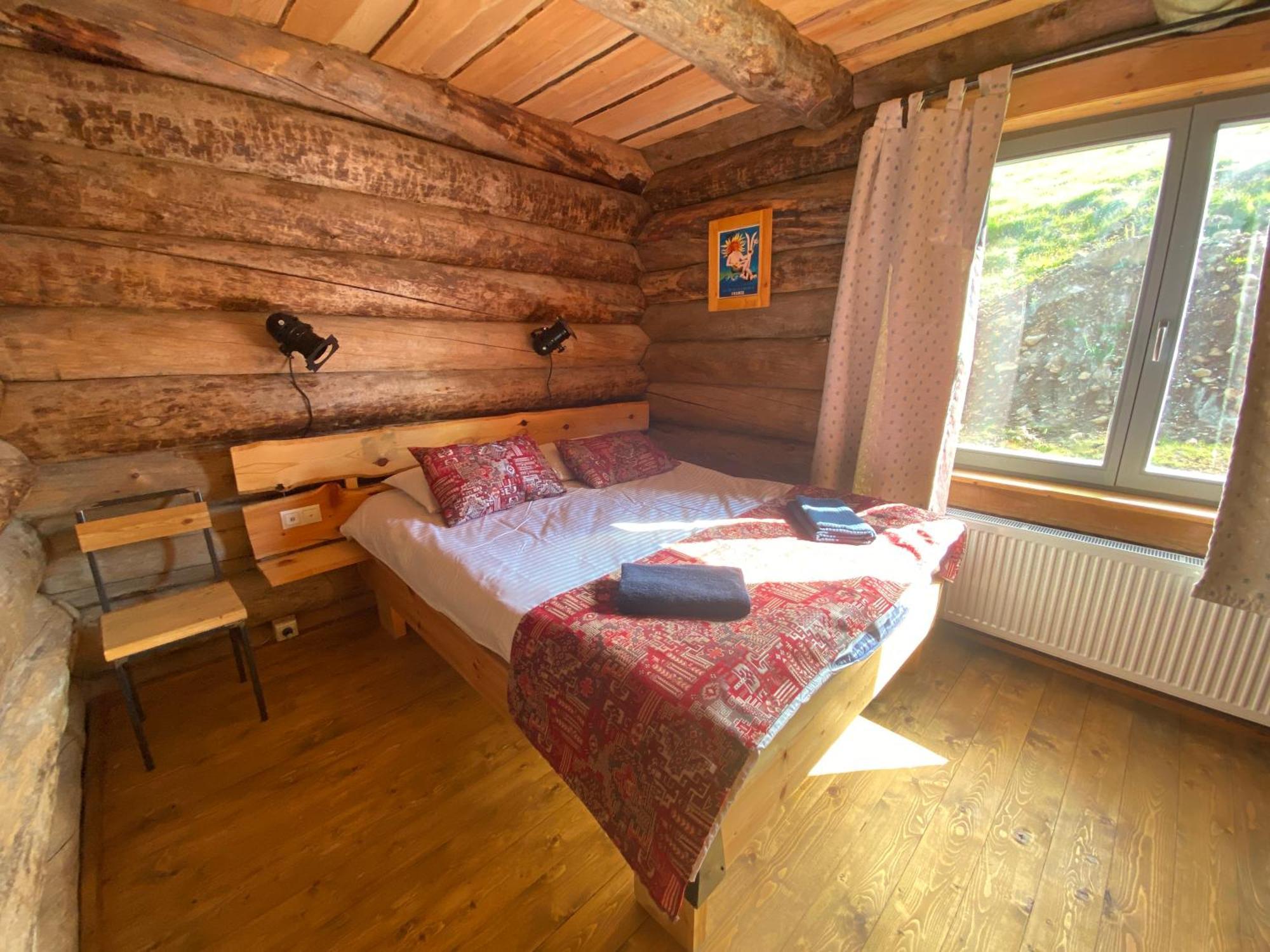 Mountain Cricket Chalets And Apartments Gudauri Room photo