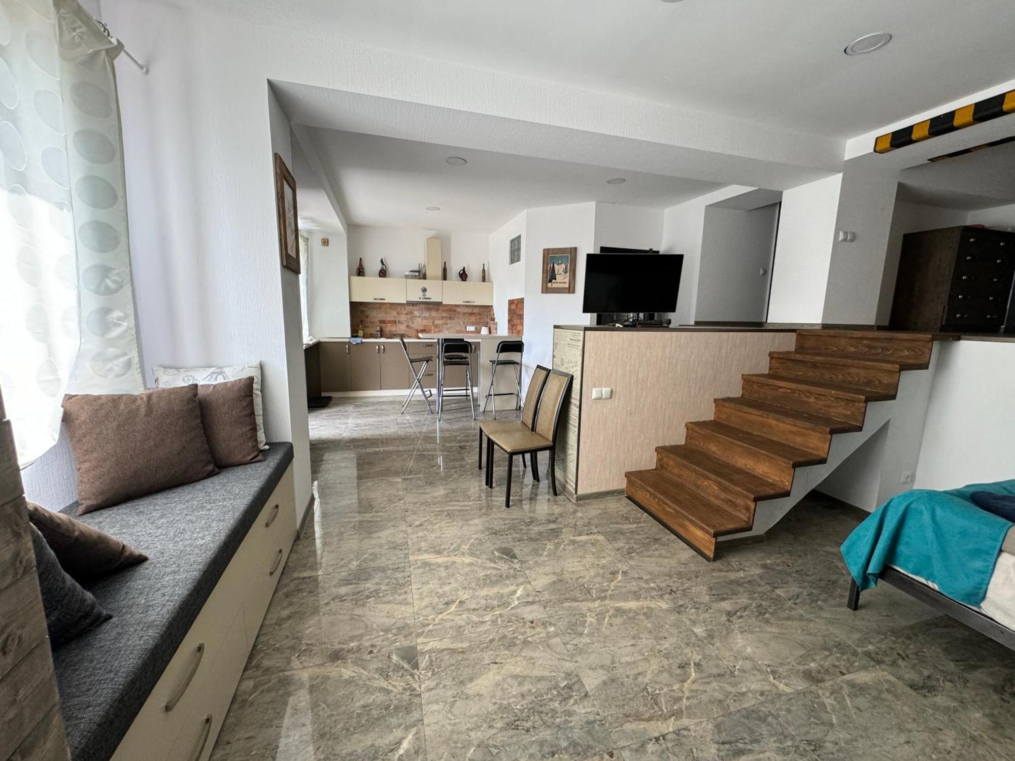 Mountain Cricket Chalets And Apartments Gudauri Room photo